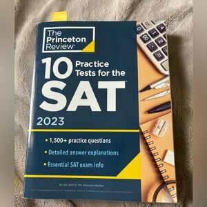 SAT Prep book! 10 Practice tests! great condition!